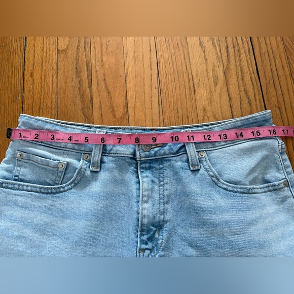 Signature by Levi Strauss Light Wash Jean Shorts - Picture 4 of 5